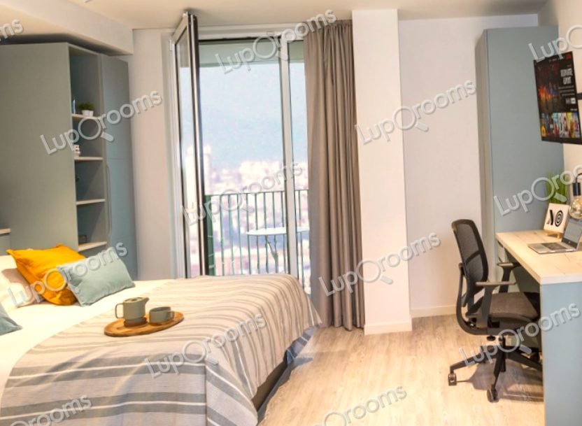 Studio adattato in residenza studentesca a Madrid — 1832 €/mese | Lupo Rooms