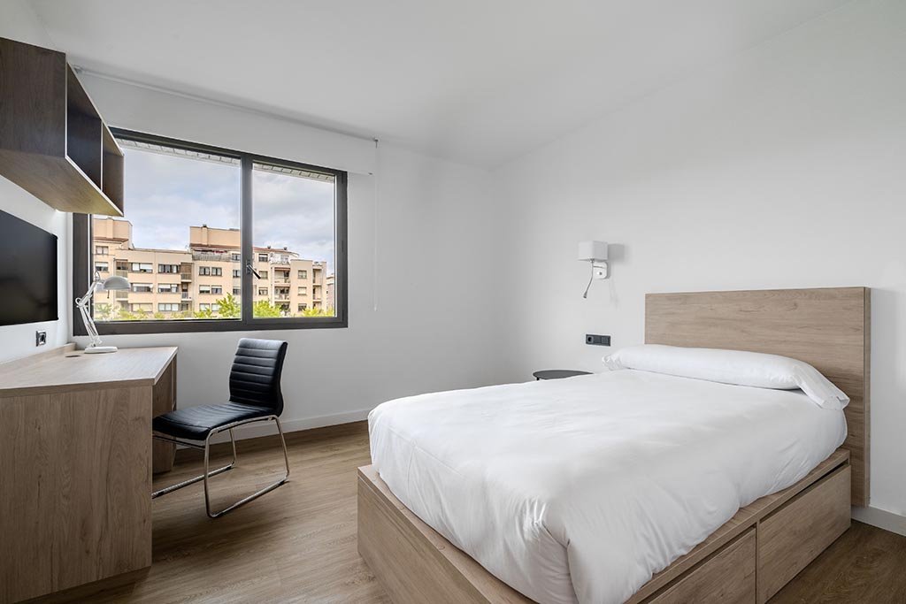 Einzelzimmer im Studentenwohnheim in Pamplona — 1021 €/Monat | Lupo Rooms