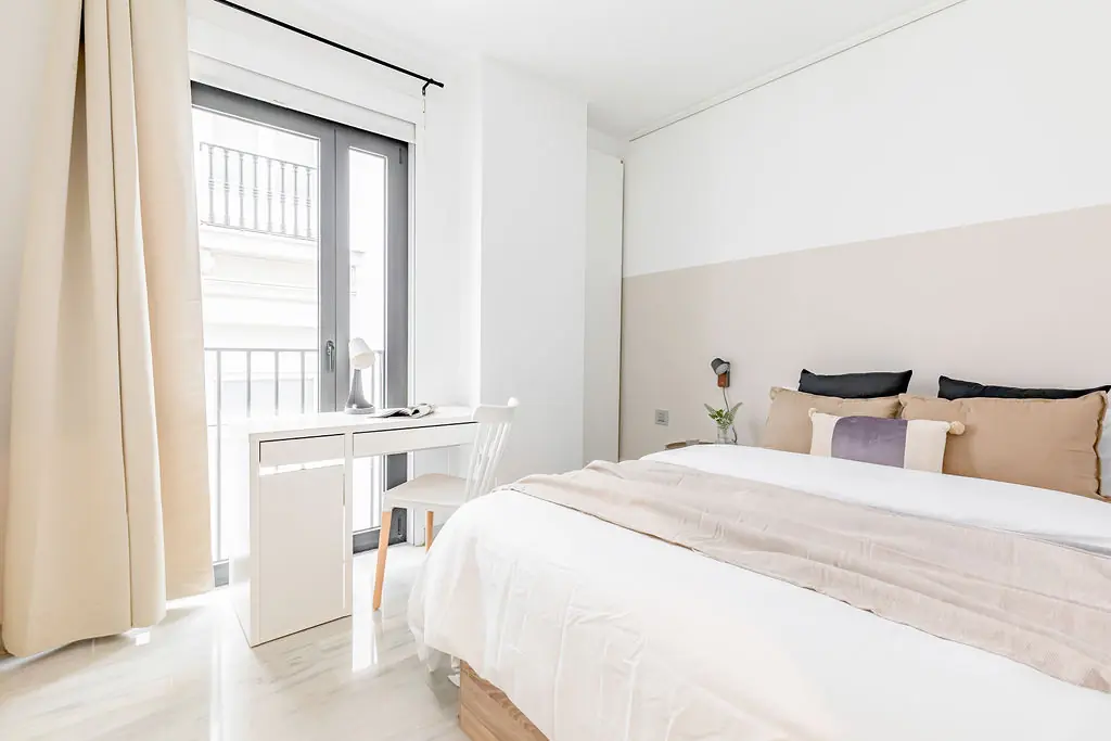 Camera singola in Carrer Conde de Montornes a Valencia — 625 €/mese | Lupo Rooms